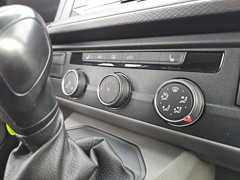 Mali kombi Volkswagen Transporter 2.0 TDI L2H1 Automaat: slika Mali kombi Volkswagen Transporter 2.0 TDI L2H1 Automaat