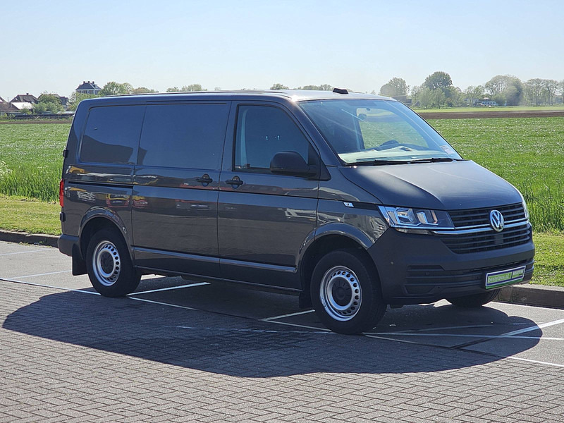 Volkswagen Transporter 2.0 TDI T6.1 L1H1 Navi Euro6 - Mali kombi: slika Volkswagen Transporter 2.0 TDI T6.1 L1H1 Navi Euro6 - Mali kombi Volkswagen Transporter 2.0 TDI T6.1 L1H1 Navi Euro6 - Mali kombi: slika Volkswagen Transporter 2.0 TDI T6.1 L1H1 Navi Euro6 - Mali kombi
