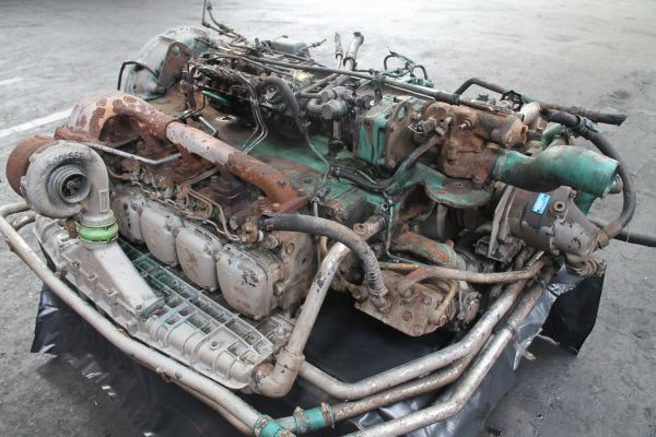 Volvo THD102KA - Motor: slika Volvo THD102KA - Motor Volvo THD102KA - Motor: slika Volvo THD102KA - Motor