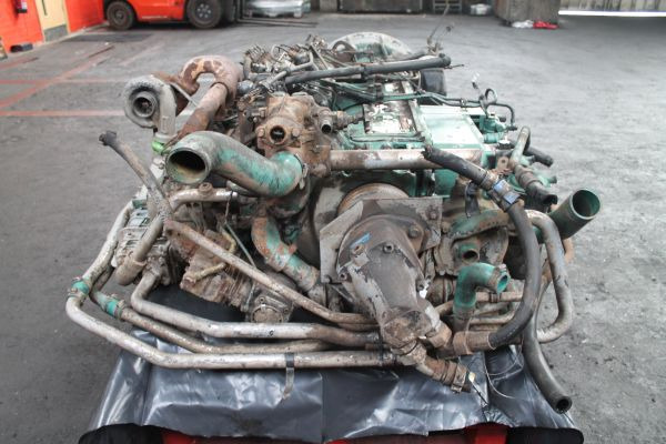 Volvo THD102KA - Motor: slika Volvo THD102KA - Motor Volvo THD102KA - Motor: slika Volvo THD102KA - Motor