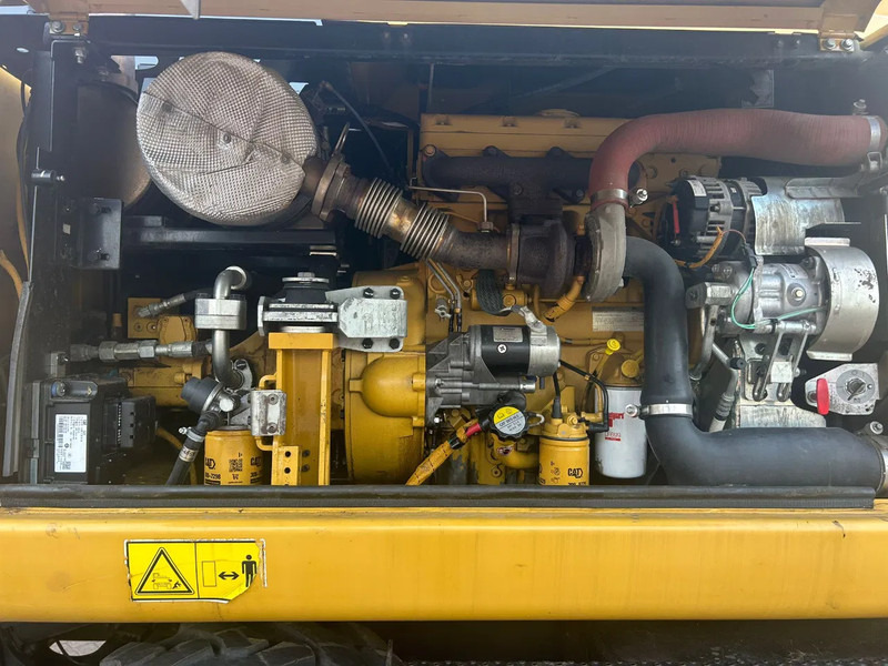 Caterpillar M313D - Bager na kotačima: slika Caterpillar M313D - Bager na kotačima Caterpillar M313D - Bager na kotačima: slika Caterpillar M313D - Bager na kotačima