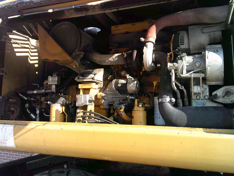 Caterpillar M315D - Bager na kotačima: slika Caterpillar M315D - Bager na kotačima Caterpillar M315D - Bager na kotačima: slika Caterpillar M315D - Bager na kotačima