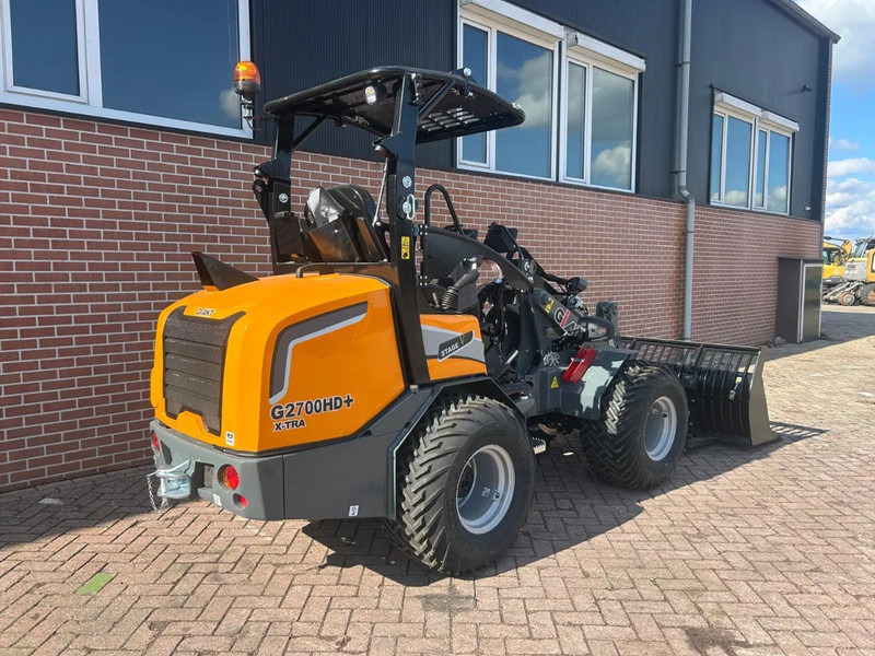 Giant G2700 - Kompaktni utovarivač gusjeničar: slika Giant G2700 - Kompaktni utovarivač gusjeničar Giant G2700 - Kompaktni utovarivač gusjeničar: slika Giant G2700 - Kompaktni utovarivač gusjeničar