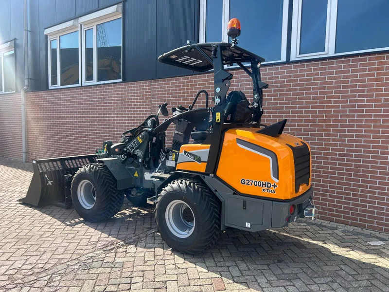 Giant G2700 - Kompaktni utovarivač gusjeničar: slika Giant G2700 - Kompaktni utovarivač gusjeničar Giant G2700 - Kompaktni utovarivač gusjeničar: slika Giant G2700 - Kompaktni utovarivač gusjeničar
