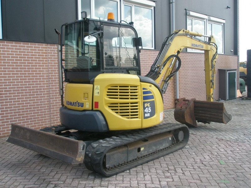 Komatsu PC45MR-3 - Mini bager: slika Komatsu PC45MR-3 - Mini bager Komatsu PC45MR-3 - Mini bager: slika Komatsu PC45MR-3 - Mini bager