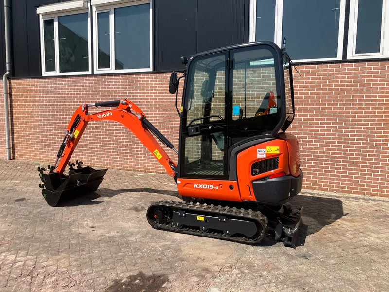 Kubota KX019 4 - Bager gusjeničar: slika Kubota KX019 4 - Bager gusjeničar Kubota KX019 4 - Bager gusjeničar: slika Kubota KX019 4 - Bager gusjeničar