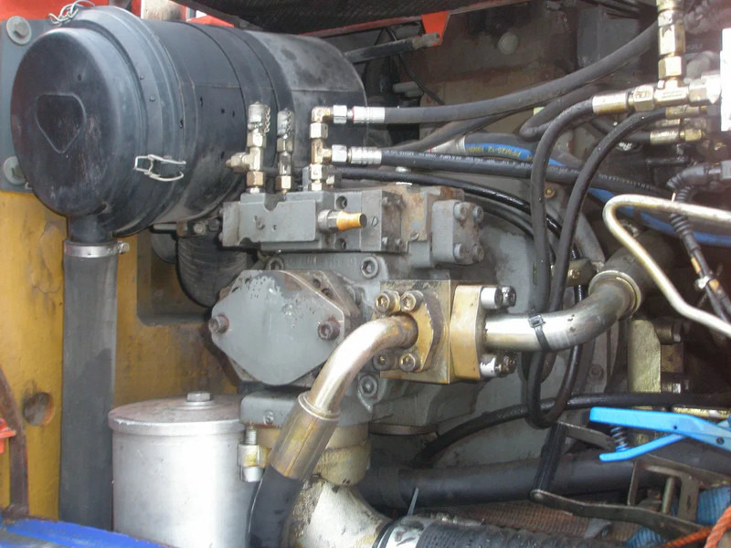 Liebherr R900C - Bager gusjeničar: slika Liebherr R900C - Bager gusjeničar Liebherr R900C - Bager gusjeničar: slika Liebherr R900C - Bager gusjeničar