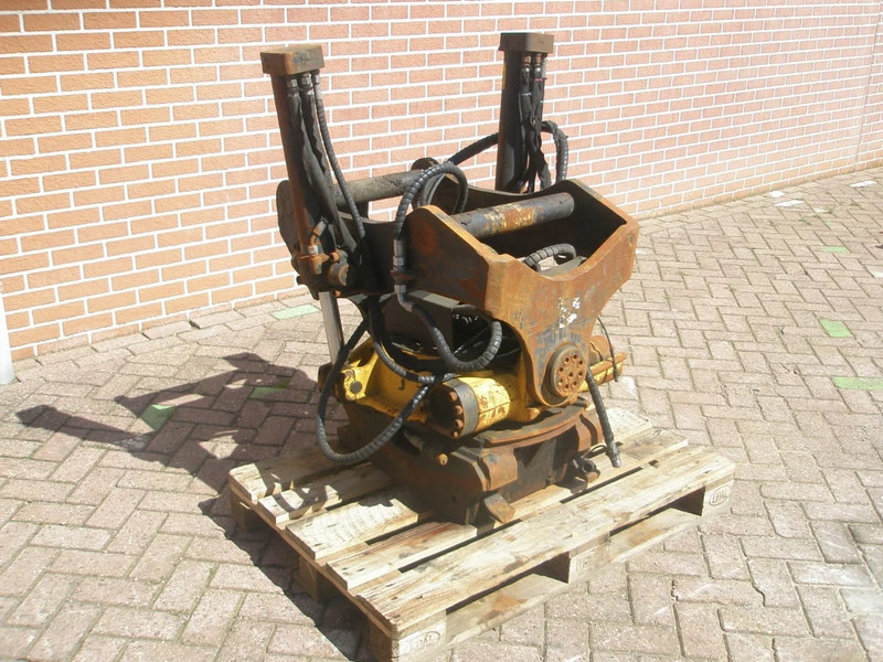 Onbekend S70 engcon EC226 - Tiltrotator za Građevinski strojevi: slika Onbekend S70 engcon EC226 - Tiltrotator za Građevinski strojevi Onbekend S70 engcon EC226 - Tiltrotator za Građevinski strojevi: slika Onbekend S70 engcon EC226 - Tiltrotator za Građevinski strojevi