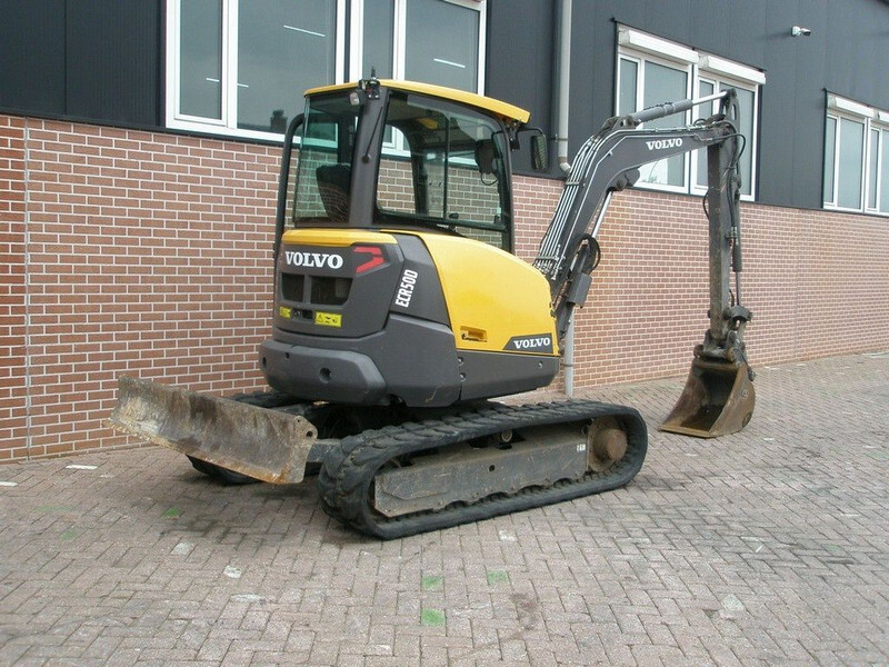 Volvo ECR50D - Mini bager: slika Volvo ECR50D - Mini bager Volvo ECR50D - Mini bager: slika Volvo ECR50D - Mini bager