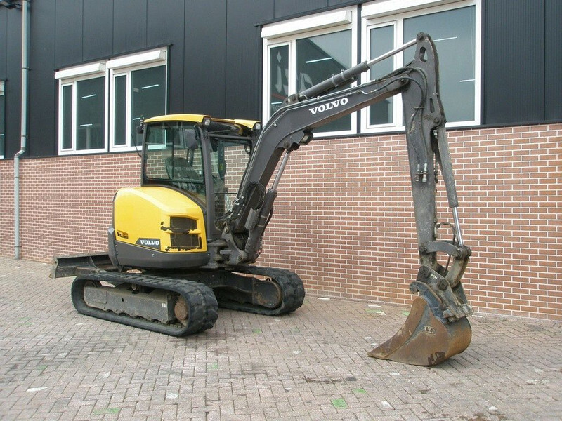 Volvo ECR50D - Mini bager: slika Volvo ECR50D - Mini bager Volvo ECR50D - Mini bager: slika Volvo ECR50D - Mini bager