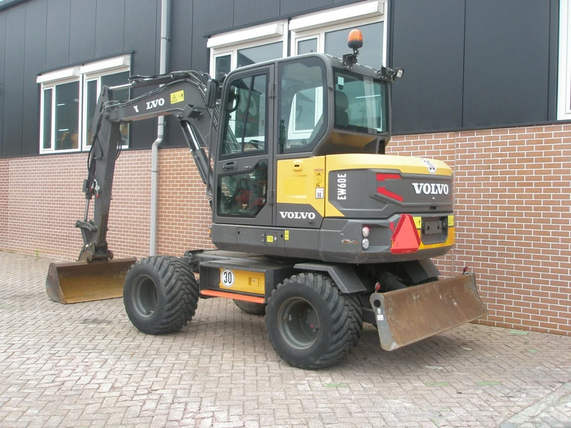 Volvo EW60E - Bager na kotačima: slika Volvo EW60E - Bager na kotačima Volvo EW60E - Bager na kotačima: slika Volvo EW60E - Bager na kotačima