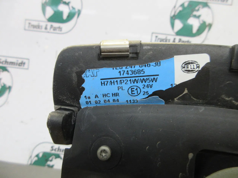 DAF 1743685 // 1743684 KOPLAMP DAF CF 75 EURO 5 R+L - Prednja svjetla za Kamion: slika DAF 1743685 // 1743684 KOPLAMP DAF CF 75 EURO 5 R+L - Prednja svjetla za Kamion DAF 1743685 // 1743684 KOPLAMP DAF CF 75 EURO 5 R+L - Prednja svjetla za Kamion: slika DAF 1743685 // 1743684 KOPLAMP DAF CF 75 EURO 5 R+L - Prednja svjetla za Kamion