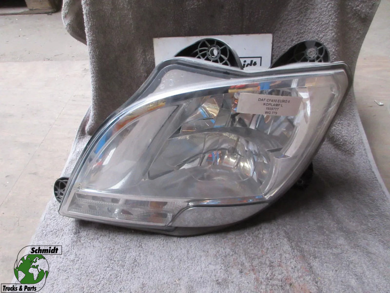 DAF 1939777 KOPLAMP DAF XF CF LINKS EURO 6 - Prednja svjetla za Kamion: slika DAF 1939777 KOPLAMP DAF XF CF LINKS EURO 6 - Prednja svjetla za Kamion DAF 1939777 KOPLAMP DAF XF CF LINKS EURO 6 - Prednja svjetla za Kamion: slika DAF 1939777 KOPLAMP DAF XF CF LINKS EURO 6 - Prednja svjetla za Kamion