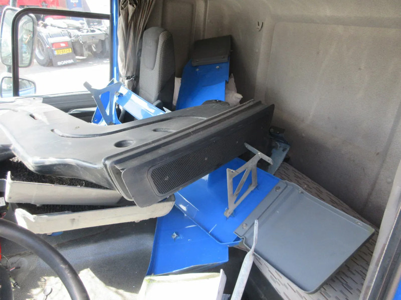 Kabina i unutrašnjost za Kamion DAF DAF CF 370 CABINE VOOR DE ONDERDELEN DONOR !! SLOOP: slika Kabina i unutrašnjost za Kamion DAF DAF CF 370 CABINE VOOR DE ONDERDELEN DONOR !! SLOOP