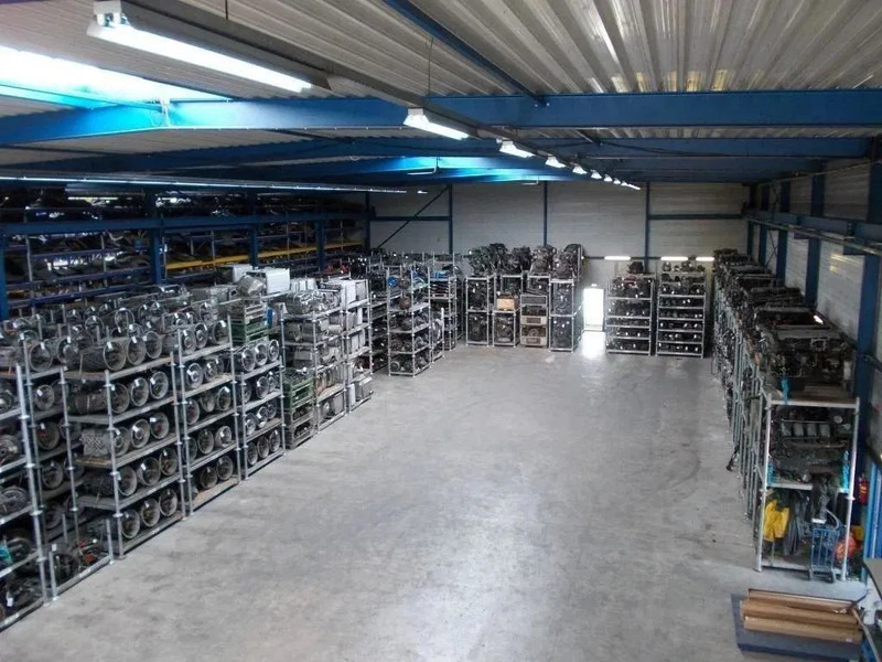 Mjenjač za Kamion Iveco 5801972447 / 6093060144 // 12TX2011TO // INTARDER 3 ACHTER KANT MODEL 2022: slika Mjenjač za Kamion Iveco 5801972447 / 6093060144 // 12TX2011TO // INTARDER 3 ACHTER KANT MODEL 2022 Mjenjač za Kamion Iveco 5801972447 / 6093060144 // 12TX2011TO // INTARDER 3 ACHTER KANT MODEL 2022: slika Mjenjač za Kamion Iveco 5801972447 / 6093060144 // 12TX2011TO // INTARDER 3 ACHTER KANT MODEL 2022