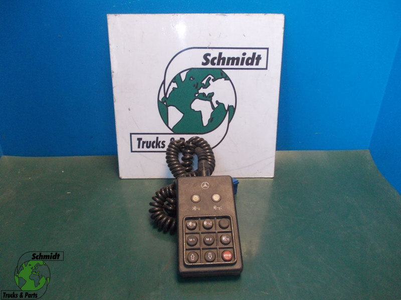 Mercedes-Benz A 000 545 74 13 WABCO 446 056 033 0 LUCHTVERINGS MODULE MP3 - Električni sustav za Kamion: slika Mercedes-Benz A 000 545 74 13 WABCO 446 056 033 0 LUCHTVERINGS MODULE MP3 - Električni sustav za Kamion Mercedes-Benz A 000 545 74 13 WABCO 446 056 033 0 LUCHTVERINGS MODULE MP3 - Električni sustav za Kamion: slika Mercedes-Benz A 000 545 74 13 WABCO 446 056 033 0 LUCHTVERINGS MODULE MP3 - Električni sustav za Kamion