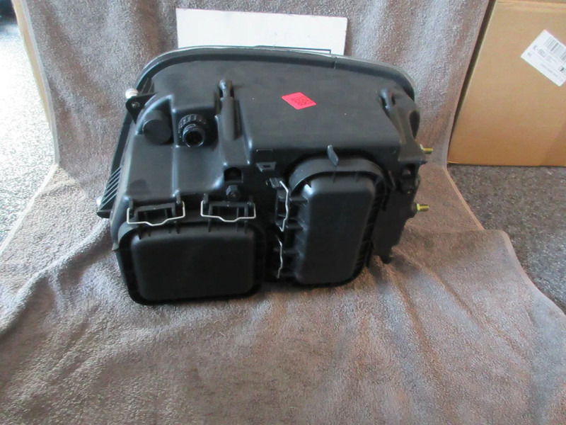Mercedes-Benz A 943 820 02 61 // A 943 820 01 61 KOPLAMP MERCEDES BENZ 1841 MP2 EURO 3 NIEUWE - Prednja svjetla za Kamion: slika Mercedes-Benz A 943 820 02 61 // A 943 820 01 61 KOPLAMP MERCEDES BENZ 1841 MP2 EURO 3 NIEUWE - Prednja svjetla za Kamion Mercedes-Benz A 943 820 02 61 // A 943 820 01 61 KOPLAMP MERCEDES BENZ 1841 MP2 EURO 3 NIEUWE - Prednja svjetla za Kamion: slika Mercedes-Benz A 943 820 02 61 // A 943 820 01 61 KOPLAMP MERCEDES BENZ 1841 MP2 EURO 3 NIEUWE - Prednja svjetla za Kamion