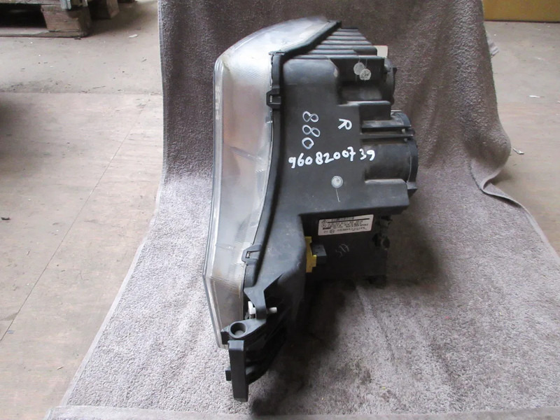 Mercedes-Benz A 960 820 07 39 KOPLAMP XENOS MERCEDES BENZ 1845 MP4 RECHTS EURO 6 - Prednja svjetla za Kamion: slika Mercedes-Benz A 960 820 07 39 KOPLAMP XENOS MERCEDES BENZ 1845 MP4 RECHTS EURO 6 - Prednja svjetla za Kamion Mercedes-Benz A 960 820 07 39 KOPLAMP XENOS MERCEDES BENZ 1845 MP4 RECHTS EURO 6 - Prednja svjetla za Kamion: slika Mercedes-Benz A 960 820 07 39 KOPLAMP XENOS MERCEDES BENZ 1845 MP4 RECHTS EURO 6 - Prednja svjetla za Kamion