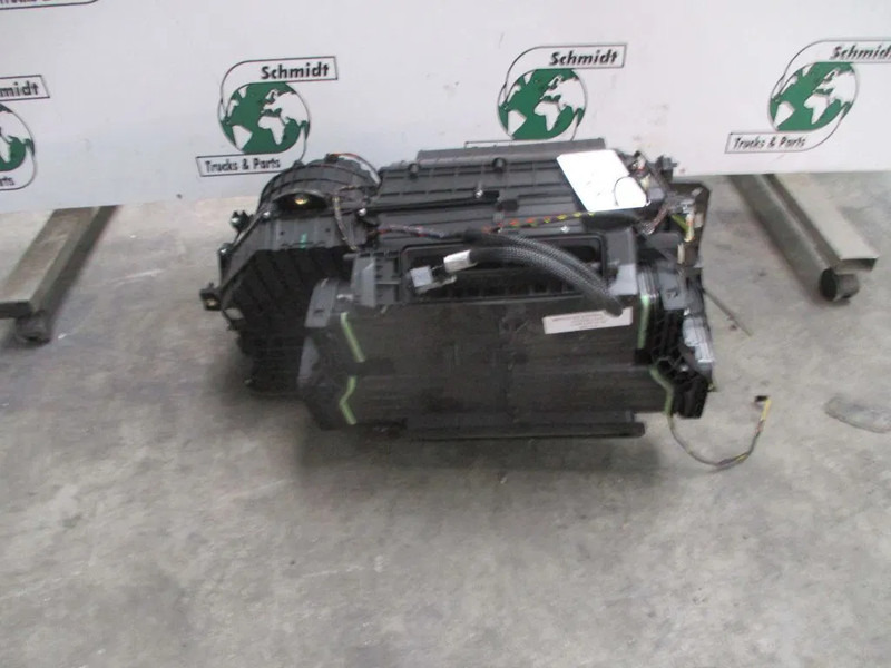 Mercedes-Benz A 960 830 22 60 KACHEL HUIS MP 4 EURO 6 - Grijanje/ Ventilacija za Kamion: slika Mercedes-Benz A 960 830 22 60 KACHEL HUIS MP 4 EURO 6 - Grijanje/ Ventilacija za Kamion Mercedes-Benz A 960 830 22 60 KACHEL HUIS MP 4 EURO 6 - Grijanje/ Ventilacija za Kamion: slika Mercedes-Benz A 960 830 22 60 KACHEL HUIS MP 4 EURO 6 - Grijanje/ Ventilacija za Kamion