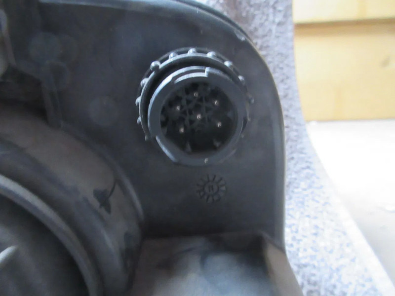 Mercedes-Benz A 973 820 24 61 KOPLAMP MERCEDES ATEGO EURO 5 LINKS - Prednja svjetla za Kamion: slika Mercedes-Benz A 973 820 24 61 KOPLAMP MERCEDES ATEGO EURO 5 LINKS - Prednja svjetla za Kamion Mercedes-Benz A 973 820 24 61 KOPLAMP MERCEDES ATEGO EURO 5 LINKS - Prednja svjetla za Kamion: slika Mercedes-Benz A 973 820 24 61 KOPLAMP MERCEDES ATEGO EURO 5 LINKS - Prednja svjetla za Kamion