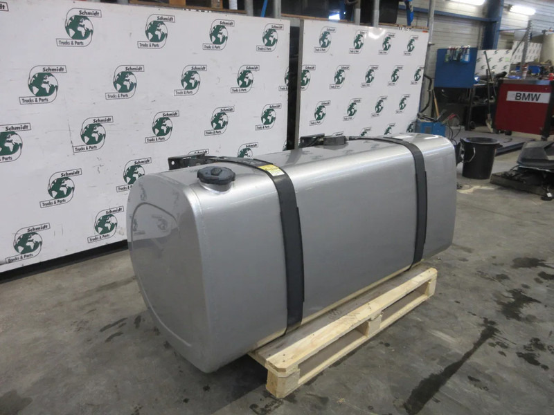Volvo 2156455 DIESELTANK VOLVO FM 420 EURO 6 MODEL 2018 - Spremnik goriva za Kamion: slika Volvo 2156455 DIESELTANK VOLVO FM 420 EURO 6 MODEL 2018 - Spremnik goriva za Kamion Volvo 2156455 DIESELTANK VOLVO FM 420 EURO 6 MODEL 2018 - Spremnik goriva za Kamion: slika Volvo 2156455 DIESELTANK VOLVO FM 420 EURO 6 MODEL 2018 - Spremnik goriva za Kamion