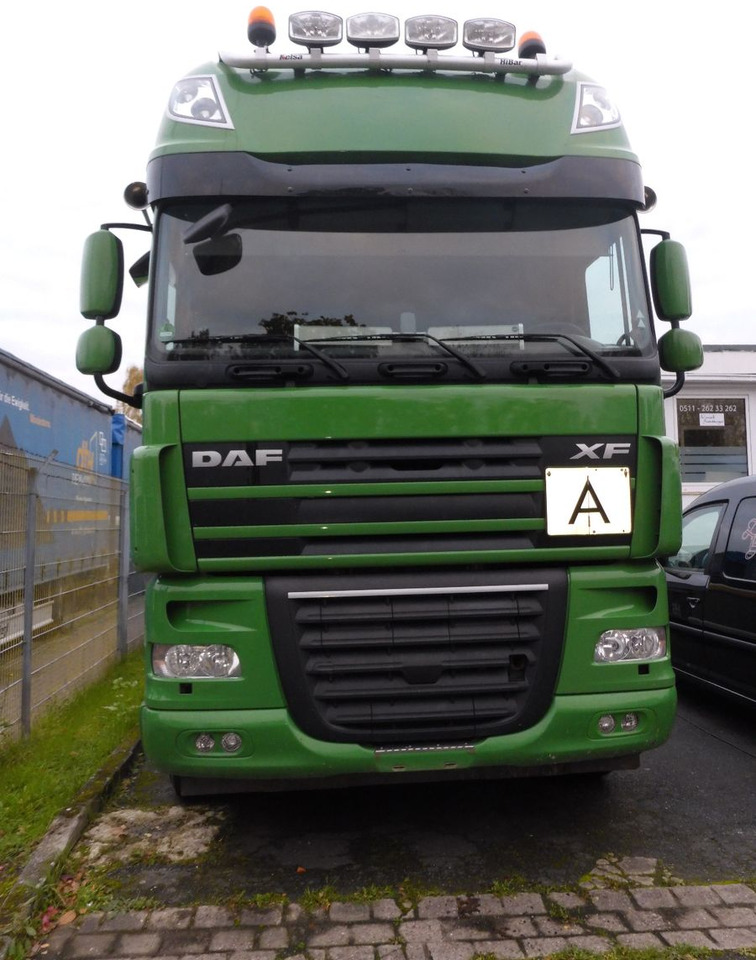 DAF XF 510 aus Werkverkehr 6 x 2 510PS Top-Zustan - Kamion s kukastom dizalicom: slika DAF XF 510 aus Werkverkehr 6 x 2 510PS Top-Zustan - Kamion s kukastom dizalicom DAF XF 510 aus Werkverkehr 6 x 2 510PS Top-Zustan - Kamion s kukastom dizalicom: slika DAF XF 510 aus Werkverkehr 6 x 2 510PS Top-Zustan - Kamion s kukastom dizalicom