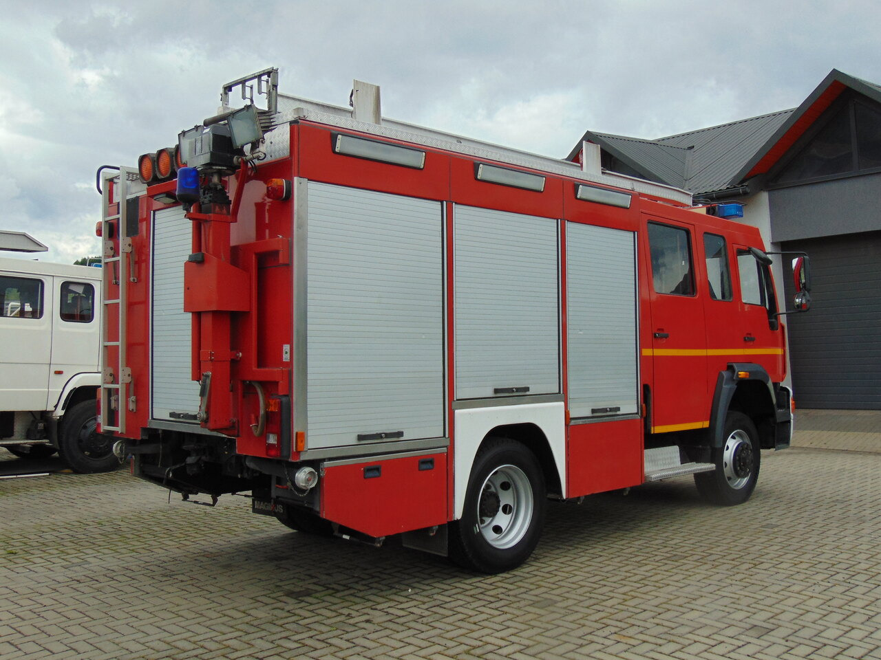 MAN LE14.260 4x4 MAGIRUS - Vatrogasno vozilo: slika MAN LE14.260 4x4 MAGIRUS - Vatrogasno vozilo MAN LE14.260 4x4 MAGIRUS - Vatrogasno vozilo: slika MAN LE14.260 4x4 MAGIRUS - Vatrogasno vozilo