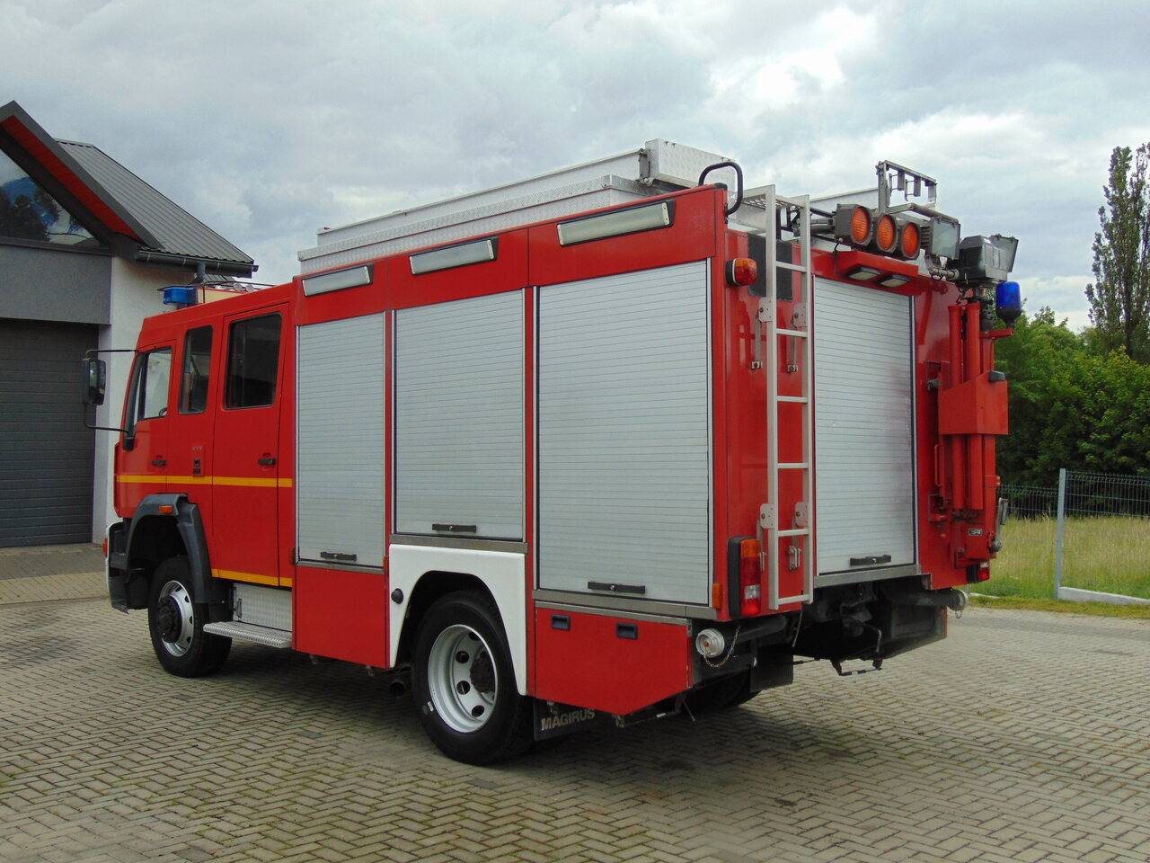 MAN LE14.260 4x4 MAGIRUS - Vatrogasno vozilo: slika MAN LE14.260 4x4 MAGIRUS - Vatrogasno vozilo MAN LE14.260 4x4 MAGIRUS - Vatrogasno vozilo: slika MAN LE14.260 4x4 MAGIRUS - Vatrogasno vozilo