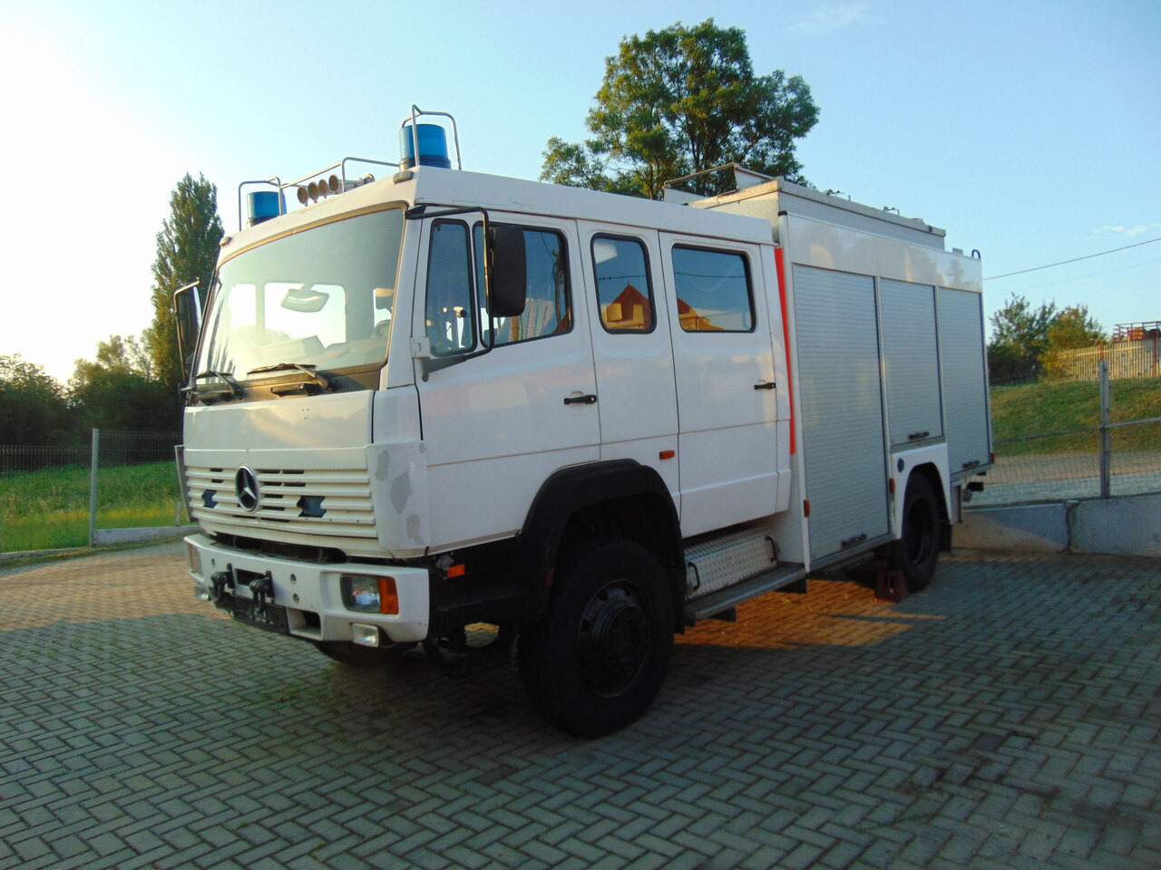MERCEDES-BENZ 1124AF 4x4 MAGIRUS - Namjenska/ Posebna vozila: slika MERCEDES-BENZ 1124AF 4x4 MAGIRUS - Namjenska/ Posebna vozila MERCEDES-BENZ 1124AF 4x4 MAGIRUS - Namjenska/ Posebna vozila: slika MERCEDES-BENZ 1124AF 4x4 MAGIRUS - Namjenska/ Posebna vozila