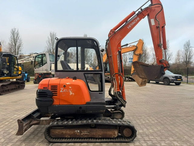 Hitachi ZX30 - Mini bager: slika Hitachi ZX30 - Mini bager Hitachi ZX30 - Mini bager: slika Hitachi ZX30 - Mini bager