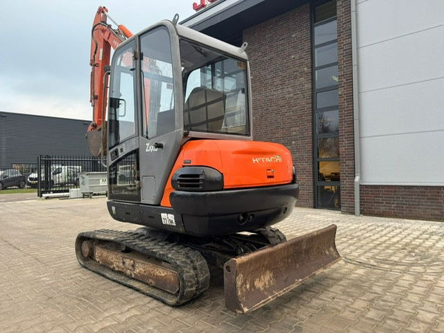 Hitachi ZX30 - Mini bager: slika Hitachi ZX30 - Mini bager Hitachi ZX30 - Mini bager: slika Hitachi ZX30 - Mini bager