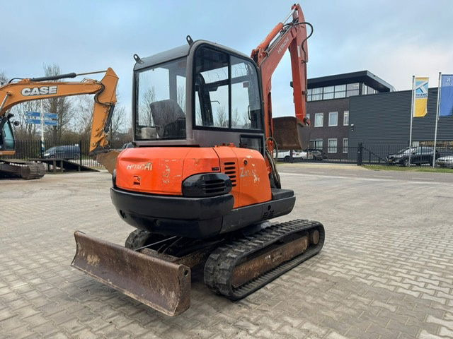 Hitachi ZX30 - Mini bager: slika Hitachi ZX30 - Mini bager Hitachi ZX30 - Mini bager: slika Hitachi ZX30 - Mini bager