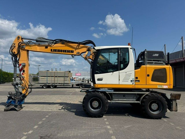 Liebherr A916 + Rototilt - Bager na kotačima: slika Liebherr A916 + Rototilt - Bager na kotačima Liebherr A916 + Rototilt - Bager na kotačima: slika Liebherr A916 + Rototilt - Bager na kotačima