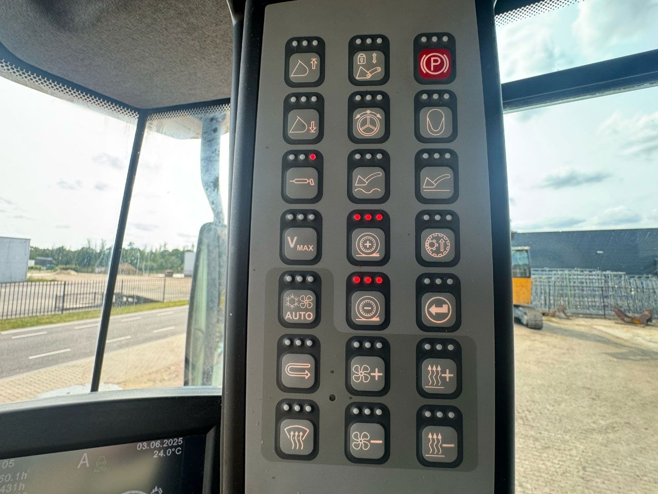 Utovarivač na kotačima Liebherr L550 Xpower: slika Utovarivač na kotačima Liebherr L550 Xpower Utovarivač na kotačima Liebherr L550 Xpower: slika Utovarivač na kotačima Liebherr L550 Xpower