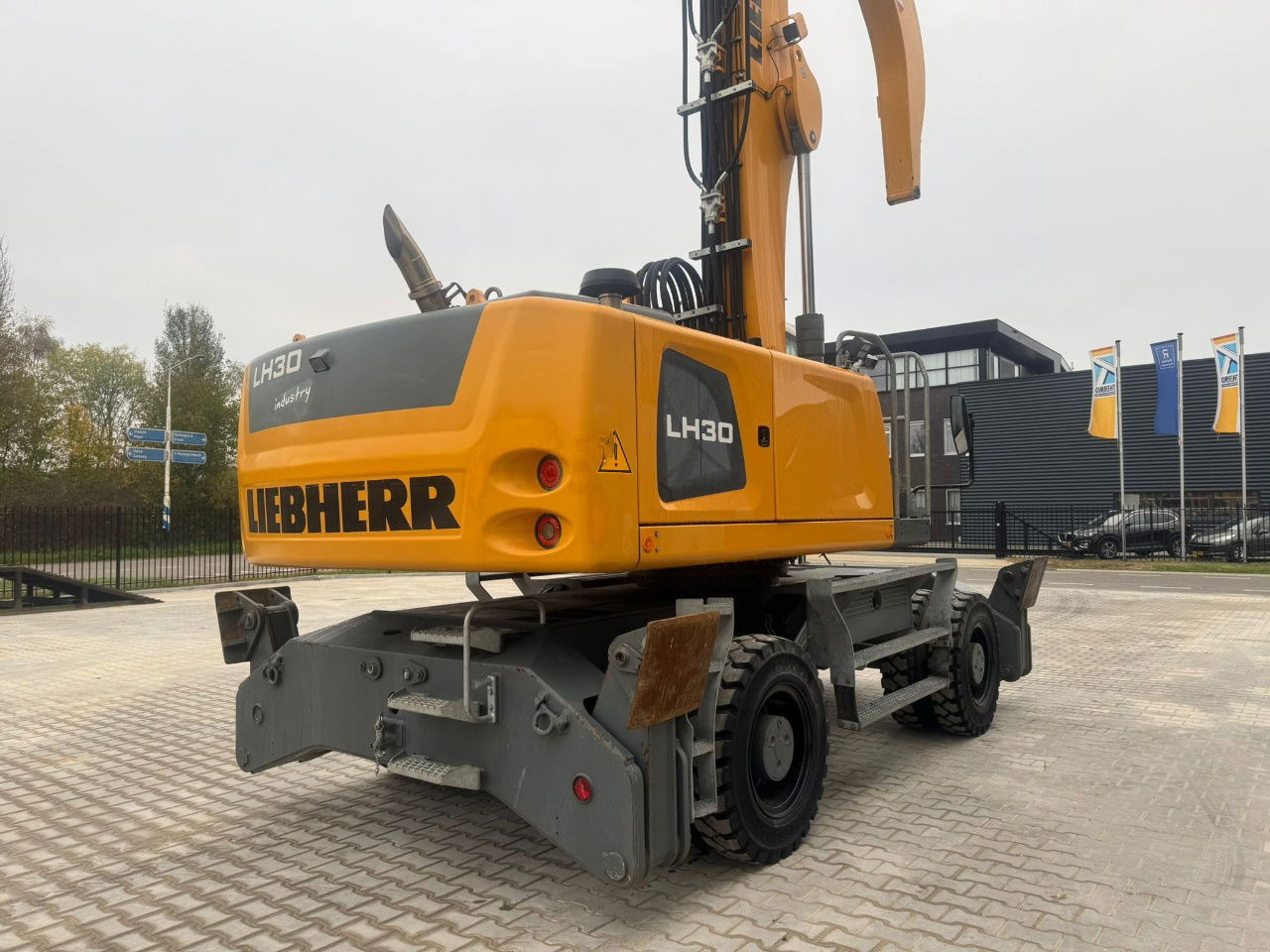 Liebherr LH30 - Bager za rušenje: slika Liebherr LH30 - Bager za rušenje Liebherr LH30 - Bager za rušenje: slika Liebherr LH30 - Bager za rušenje