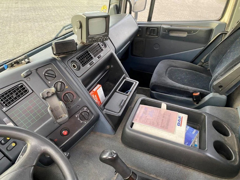 Kamion cisterna DAF 65CF-240 / FULL STEEL / POMP / 3 COMPARTIMENTS / 8350 LITER / ONLY:25969 KM / EURO-2 / MANUAL / GOOD CONDITION: slika Kamion cisterna DAF 65CF-240 / FULL STEEL / POMP / 3 COMPARTIMENTS / 8350 LITER / ONLY:25969 KM / EURO-2 / MANUAL / GOOD CONDITION