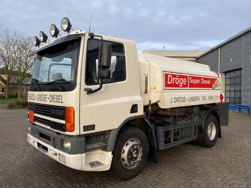DAF 65CF-240 / FULL STEEL / POMP / 3 COMPARTIMENTS / 8350 LITER / ONLY:25969 KM / EURO-2 / MANUAL / GOOD CONDITION - Kamion cisterna: slika DAF 65CF-240 / FULL STEEL / POMP / 3 COMPARTIMENTS / 8350 LITER / ONLY:25969 KM / EURO-2 / MANUAL / GOOD CONDITION - Kamion cisterna DAF 65CF-240 / FULL STEEL / POMP / 3 COMPARTIMENTS / 8350 LITER / ONLY:25969 KM / EURO-2 / MANUAL / GOOD CONDITION - Kamion cisterna: slika DAF 65CF-240 / FULL STEEL / POMP / 3 COMPARTIMENTS / 8350 LITER / ONLY:25969 KM / EURO-2 / MANUAL / GOOD CONDITION - Kamion cisterna