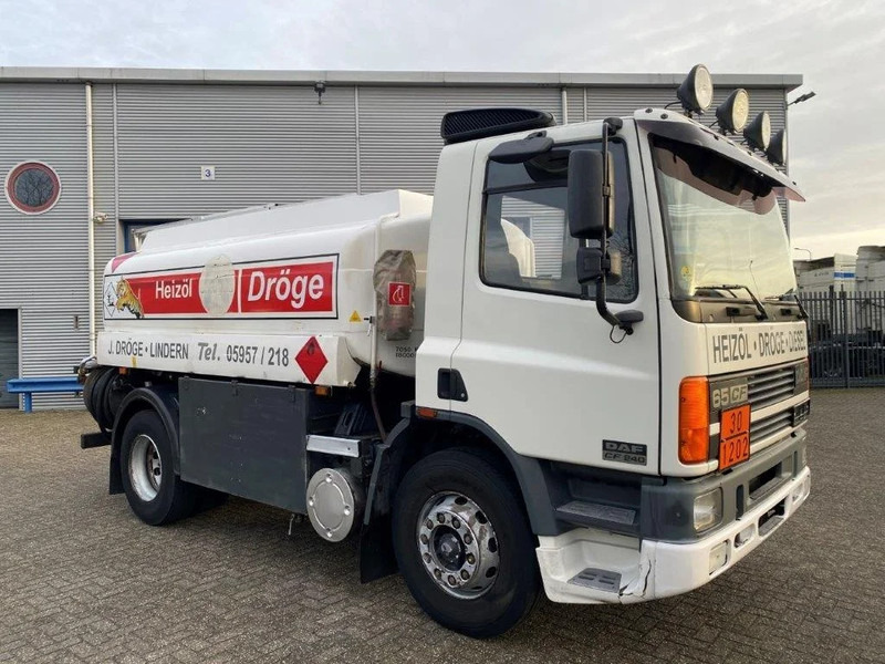 DAF 65CF-240 / FULL STEEL / POMP / 3 COMPARTIMENTS / 8350 LITER / ONLY:25969 KM / EURO-2 / MANUAL / GOOD CONDITION - Kamion cisterna: slika DAF 65CF-240 / FULL STEEL / POMP / 3 COMPARTIMENTS / 8350 LITER / ONLY:25969 KM / EURO-2 / MANUAL / GOOD CONDITION - Kamion cisterna DAF 65CF-240 / FULL STEEL / POMP / 3 COMPARTIMENTS / 8350 LITER / ONLY:25969 KM / EURO-2 / MANUAL / GOOD CONDITION - Kamion cisterna: slika DAF 65CF-240 / FULL STEEL / POMP / 3 COMPARTIMENTS / 8350 LITER / ONLY:25969 KM / EURO-2 / MANUAL / GOOD CONDITION - Kamion cisterna