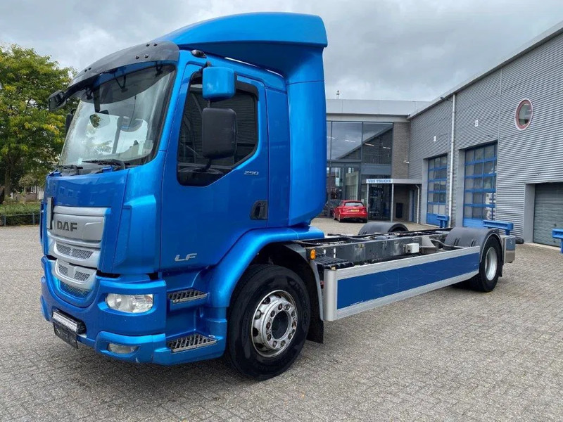 DAF LF290 / ONLY:429873KM / LWDS / GOOD TYRES / AUTOMATIC / EURO-6 / 2018 - Kamion-šasija: slika DAF LF290 / ONLY:429873KM / LWDS / GOOD TYRES / AUTOMATIC / EURO-6 / 2018 - Kamion-šasija DAF LF290 / ONLY:429873KM / LWDS / GOOD TYRES / AUTOMATIC / EURO-6 / 2018 - Kamion-šasija: slika DAF LF290 / ONLY:429873KM / LWDS / GOOD TYRES / AUTOMATIC / EURO-6 / 2018 - Kamion-šasija