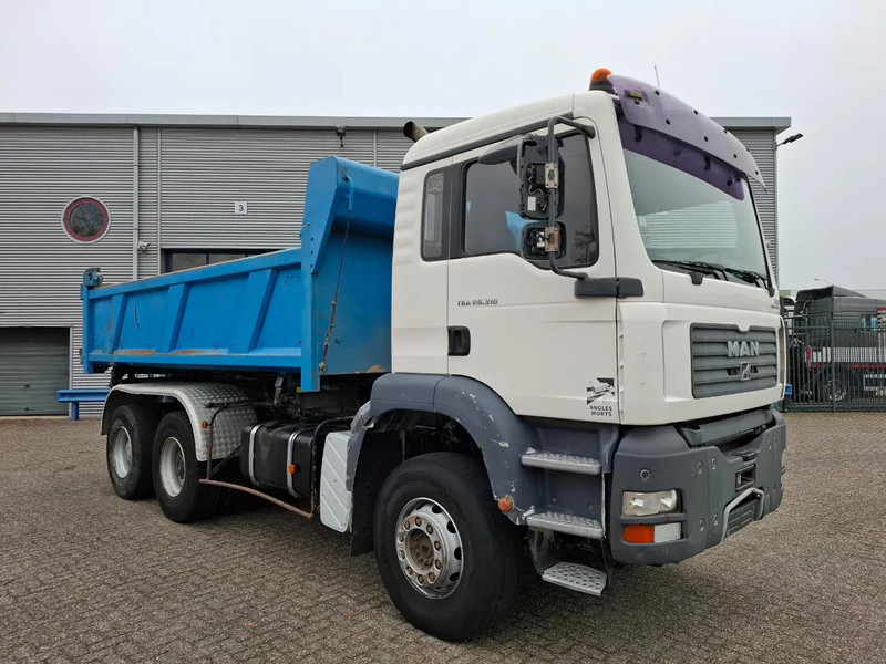 MAN TGS 26.310 / 6X4 / 2XBIG AXLE / 2SIDE TIPPER / ONLY:545423 KM / TUV:06-05-2026 / FULL-STEEL / AIRCO / MANUAL / EURO-4 / 2005 - Kiper: slika MAN TGS 26.310 / 6X4 / 2XBIG AXLE / 2SIDE TIPPER / ONLY:545423 KM / TUV:06-05-2026 / FULL-STEEL / AIRCO / MANUAL / EURO-4 / 2005 - Kiper MAN TGS 26.310 / 6X4 / 2XBIG AXLE / 2SIDE TIPPER / ONLY:545423 KM / TUV:06-05-2026 / FULL-STEEL / AIRCO / MANUAL / EURO-4 / 2005 - Kiper: slika MAN TGS 26.310 / 6X4 / 2XBIG AXLE / 2SIDE TIPPER / ONLY:545423 KM / TUV:06-05-2026 / FULL-STEEL / AIRCO / MANUAL / EURO-4 / 2005 - Kiper