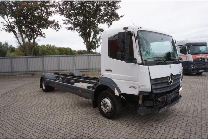Mercedes-Benz ATEGO 1221 / ENGINE RUNNING / ONLY:253095 KM / AUTOMATIC / EURO-6 / 2017 - Kamion-šasija: slika Mercedes-Benz ATEGO 1221 / ENGINE RUNNING / ONLY:253095 KM / AUTOMATIC / EURO-6 / 2017 - Kamion-šasija Mercedes-Benz ATEGO 1221 / ENGINE RUNNING / ONLY:253095 KM / AUTOMATIC / EURO-6 / 2017 - Kamion-šasija: slika Mercedes-Benz ATEGO 1221 / ENGINE RUNNING / ONLY:253095 KM / AUTOMATIC / EURO-6 / 2017 - Kamion-šasija