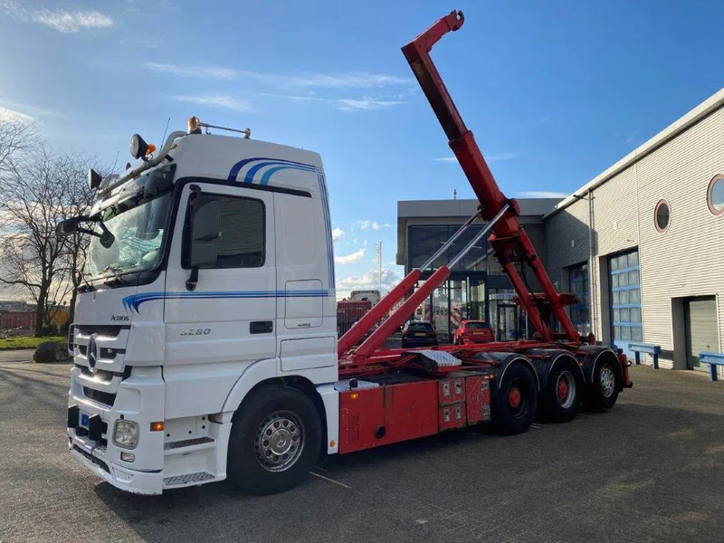 Mercedes-Benz Actros 3260 V8 / 15,9L / 8X4 / BIG AXLE / PALFINGER T26 HOOKLIFT / LIFT+LENKACHSE / FULL-AIR / AIRCO / AUTOMATIC / EURO-5 / 2013 - Kamion s kukastom dizalicom: slika Mercedes-Benz Actros 3260 V8 / 15,9L / 8X4 / BIG AXLE / PALFINGER T26 HOOKLIFT / LIFT+LENKACHSE / FULL-AIR / AIRCO / AUTOMATIC / EURO-5 / 2013 - Kamion s kukastom dizalicom Mercedes-Benz Actros 3260 V8 / 15,9L / 8X4 / BIG AXLE / PALFINGER T26 HOOKLIFT / LIFT+LENKACHSE / FULL-AIR / AIRCO / AUTOMATIC / EURO-5 / 2013 - Kamion s kukastom dizalicom: slika Mercedes-Benz Actros 3260 V8 / 15,9L / 8X4 / BIG AXLE / PALFINGER T26 HOOKLIFT / LIFT+LENKACHSE / FULL-AIR / AIRCO / AUTOMATIC / EURO-5 / 2013 - Kamion s kukastom dizalicom