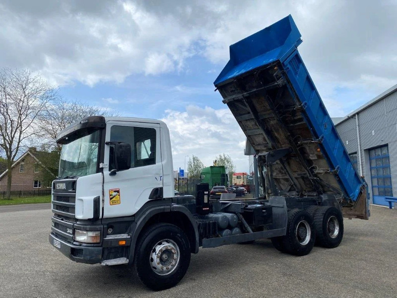 Scania 114-340 / 6X4 / 2 SIDE TIPPER / BIG AXLE / FULL-STEEL / DRUM BRAKES / MANUAL / 1999 - Kiper: slika Scania 114-340 / 6X4 / 2 SIDE TIPPER / BIG AXLE / FULL-STEEL / DRUM BRAKES / MANUAL / 1999 - Kiper Scania 114-340 / 6X4 / 2 SIDE TIPPER / BIG AXLE / FULL-STEEL / DRUM BRAKES / MANUAL / 1999 - Kiper: slika Scania 114-340 / 6X4 / 2 SIDE TIPPER / BIG AXLE / FULL-STEEL / DRUM BRAKES / MANUAL / 1999 - Kiper