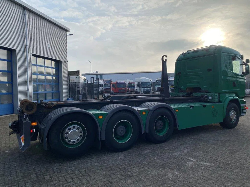 Scania R520 V8 / 8X4 / BIG AXLE / AJK HOOKLIFT 30TON / LIFT+LENKACHSE / NAVI / LEATHER / FULL-AIR / AUTOMATIC / EURO-6 / 2015 - Kamion s kukastom dizalicom: slika Scania R520 V8 / 8X4 / BIG AXLE / AJK HOOKLIFT 30TON / LIFT+LENKACHSE / NAVI / LEATHER / FULL-AIR / AUTOMATIC / EURO-6 / 2015 - Kamion s kukastom dizalicom Scania R520 V8 / 8X4 / BIG AXLE / AJK HOOKLIFT 30TON / LIFT+LENKACHSE / NAVI / LEATHER / FULL-AIR / AUTOMATIC / EURO-6 / 2015 - Kamion s kukastom dizalicom: slika Scania R520 V8 / 8X4 / BIG AXLE / AJK HOOKLIFT 30TON / LIFT+LENKACHSE / NAVI / LEATHER / FULL-AIR / AUTOMATIC / EURO-6 / 2015 - Kamion s kukastom dizalicom