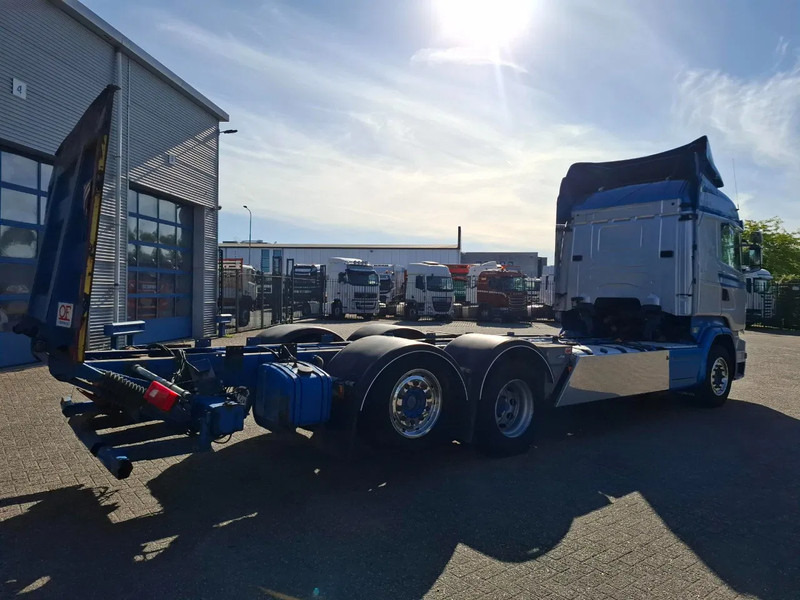 Scania R580 V8 / RETARDER / LIFT+LENKACHSE / FULL-AIR / PLATFORM 2000 KG / LEATHER / AIRCO / AUTOMATIC / EURO-6 / 2015 - Kamion-šasija: slika Scania R580 V8 / RETARDER / LIFT+LENKACHSE / FULL-AIR / PLATFORM 2000 KG / LEATHER / AIRCO / AUTOMATIC / EURO-6 / 2015 - Kamion-šasija Scania R580 V8 / RETARDER / LIFT+LENKACHSE / FULL-AIR / PLATFORM 2000 KG / LEATHER / AIRCO / AUTOMATIC / EURO-6 / 2015 - Kamion-šasija: slika Scania R580 V8 / RETARDER / LIFT+LENKACHSE / FULL-AIR / PLATFORM 2000 KG / LEATHER / AIRCO / AUTOMATIC / EURO-6 / 2015 - Kamion-šasija