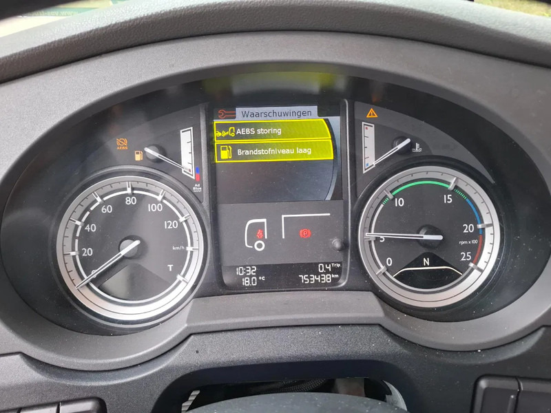 Tegljač DAF XF106-460 / DEB / TUV:20-01-2026 / 753438 KM / FRIDGE / ACC / LWDS / GEN2 V2 TACHO / ALCOA / AUTOMATIC / EURO-6 / 2017: slika Tegljač DAF XF106-460 / DEB / TUV:20-01-2026 / 753438 KM / FRIDGE / ACC / LWDS / GEN2 V2 TACHO / ALCOA / AUTOMATIC / EURO-6 / 2017