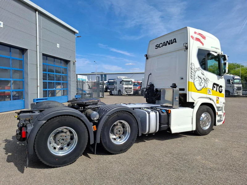 Scania NGS R650 V8 / 6X4 / RETARDER / 2X BIG AXLE / PARKCOOL / DOUBLE TANK / INLINER / FULL-AIR / ALCOA / LEATHER / NAVI / GEN2 V2 / EU - Tegljač: slika Scania NGS R650 V8 / 6X4 / RETARDER / 2X BIG AXLE / PARKCOOL / DOUBLE TANK / INLINER / FULL-AIR / ALCOA / LEATHER / NAVI / GEN2 V2 / EU - Tegljač Scania NGS R650 V8 / 6X4 / RETARDER / 2X BIG AXLE / PARKCOOL / DOUBLE TANK / INLINER / FULL-AIR / ALCOA / LEATHER / NAVI / GEN2 V2 / EU - Tegljač: slika Scania NGS R650 V8 / 6X4 / RETARDER / 2X BIG AXLE / PARKCOOL / DOUBLE TANK / INLINER / FULL-AIR / ALCOA / LEATHER / NAVI / GEN2 V2 / EU - Tegljač