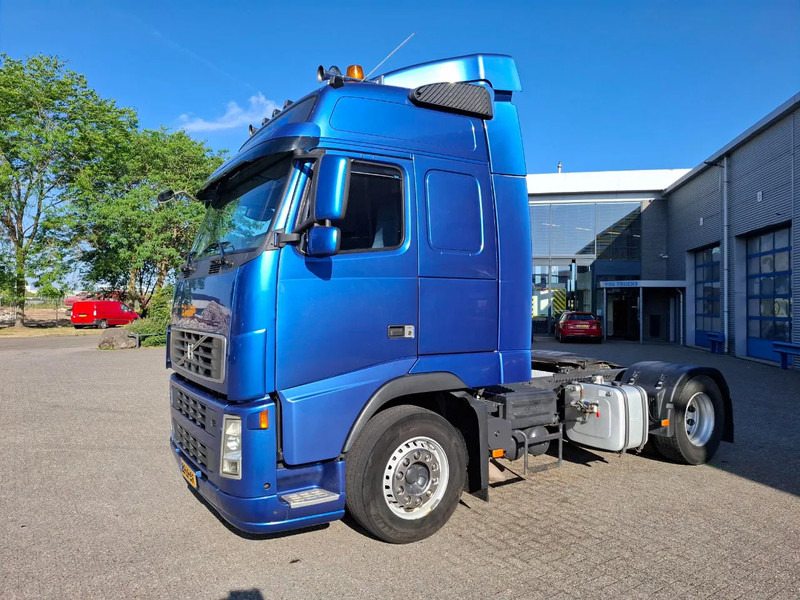 Volvo FH13-400 / HYDRAULICS / NL TRUCK / TUV:14-09-2025 / GLOBETROTTER / FRIGDE / AIRCO / AUTOMATIC / EURO-5 / 2006 - Tegljač: slika Volvo FH13-400 / HYDRAULICS / NL TRUCK / TUV:14-09-2025 / GLOBETROTTER / FRIGDE / AIRCO / AUTOMATIC / EURO-5 / 2006 - Tegljač Volvo FH13-400 / HYDRAULICS / NL TRUCK / TUV:14-09-2025 / GLOBETROTTER / FRIGDE / AIRCO / AUTOMATIC / EURO-5 / 2006 - Tegljač: slika Volvo FH13-400 / HYDRAULICS / NL TRUCK / TUV:14-09-2025 / GLOBETROTTER / FRIGDE / AIRCO / AUTOMATIC / EURO-5 / 2006 - Tegljač