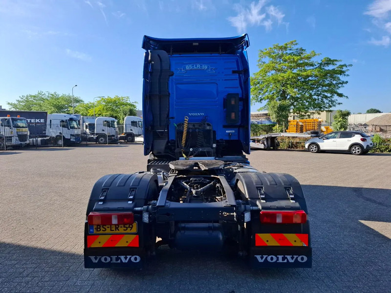 Volvo FH13-400 / HYDRAULICS / NL TRUCK / TUV:14-09-2025 / GLOBETROTTER / FRIGDE / AIRCO / AUTOMATIC / EURO-5 / 2006 - Tegljač: slika Volvo FH13-400 / HYDRAULICS / NL TRUCK / TUV:14-09-2025 / GLOBETROTTER / FRIGDE / AIRCO / AUTOMATIC / EURO-5 / 2006 - Tegljač Volvo FH13-400 / HYDRAULICS / NL TRUCK / TUV:14-09-2025 / GLOBETROTTER / FRIGDE / AIRCO / AUTOMATIC / EURO-5 / 2006 - Tegljač: slika Volvo FH13-400 / HYDRAULICS / NL TRUCK / TUV:14-09-2025 / GLOBETROTTER / FRIGDE / AIRCO / AUTOMATIC / EURO-5 / 2006 - Tegljač