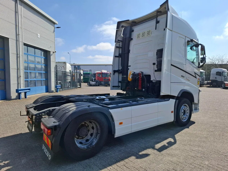 Volvo FH4-460 / VEB+ / DOUBLE TANK / FRIDGE / AUTOMATIC / EURO-6 / 2018 - Tegljač: slika Volvo FH4-460 / VEB+ / DOUBLE TANK / FRIDGE / AUTOMATIC / EURO-6 / 2018 - Tegljač Volvo FH4-460 / VEB+ / DOUBLE TANK / FRIDGE / AUTOMATIC / EURO-6 / 2018 - Tegljač: slika Volvo FH4-460 / VEB+ / DOUBLE TANK / FRIDGE / AUTOMATIC / EURO-6 / 2018 - Tegljač